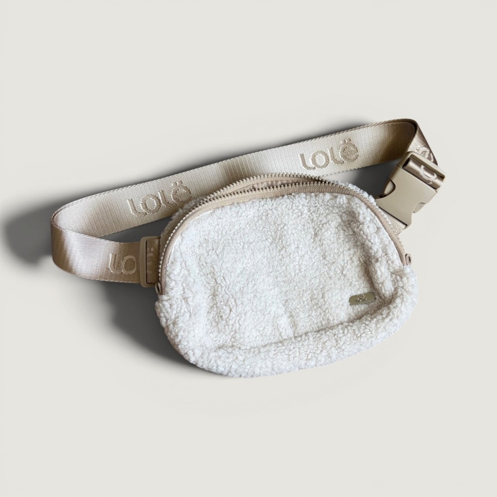 LOLË Unisex Convertible Fleece Belt Bag, Cross Body Design, Sherpa Ivory